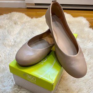 Easy Spirit Nude Leather Ballet Flats